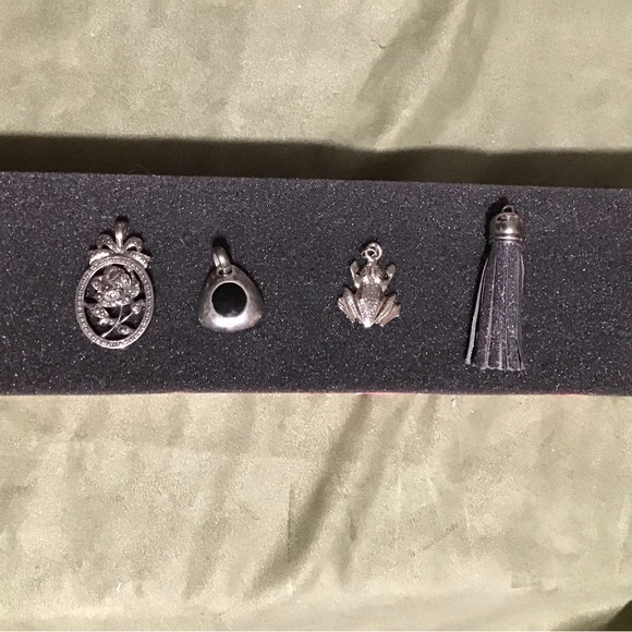 Charms - Picture 4 of 4